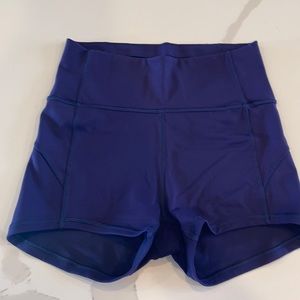Lululemon shorts 2.5"